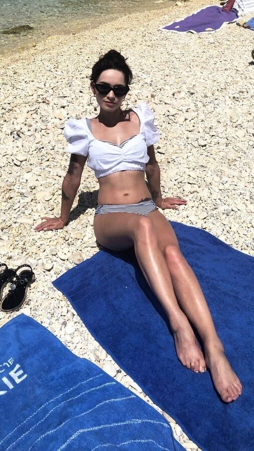 Ewelina Lisowska Hot Polish Celeb Singer