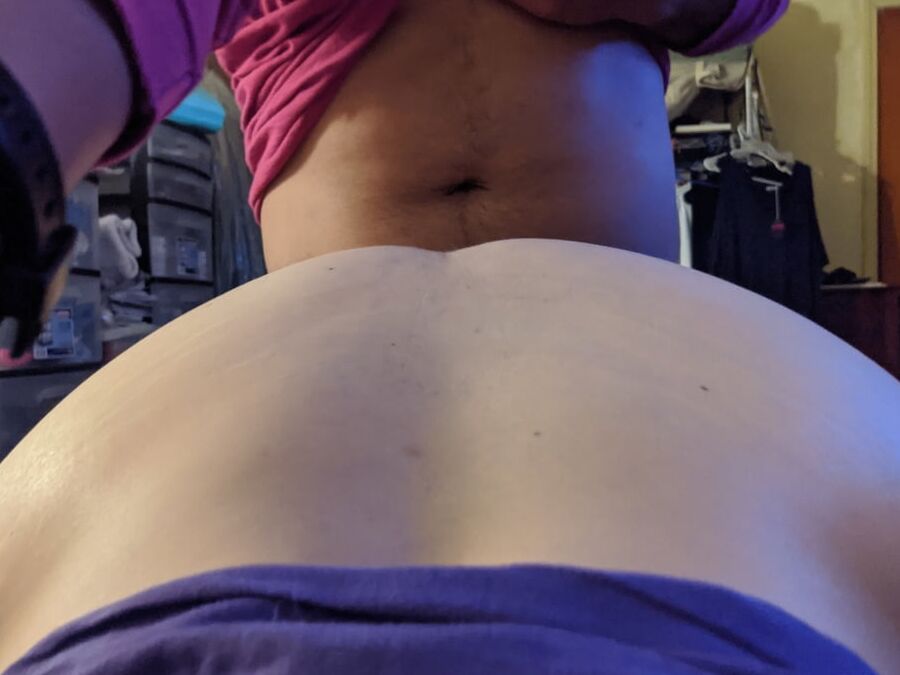 My white mature wide ass on me