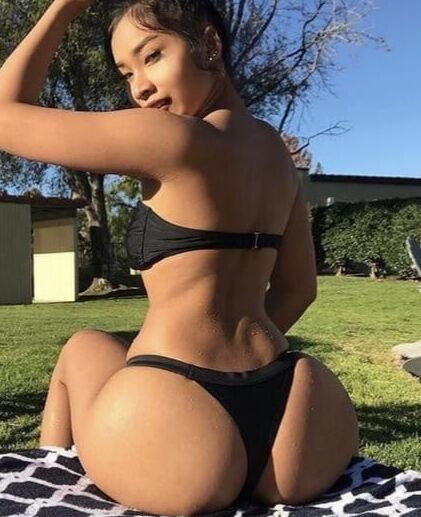 Sitting big assed woman