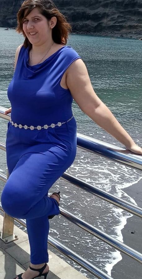 Rita, a mature Spanish woman with huge tits and a gigantic b