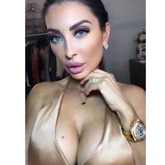 Stunner Jessica Canizales