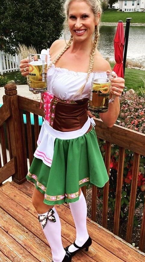 Hot amateur mom in horny dress