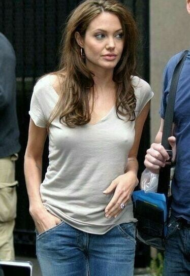 Angelina Jolie Sexy Pics