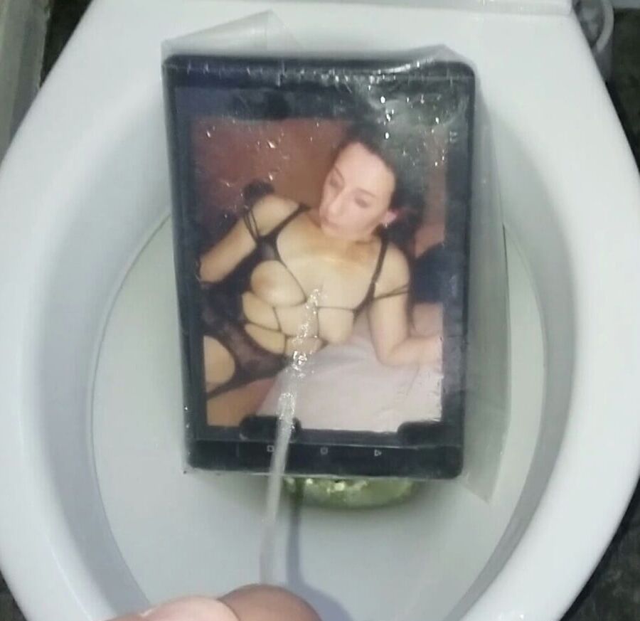 Martinaheela Piss Tribute photos