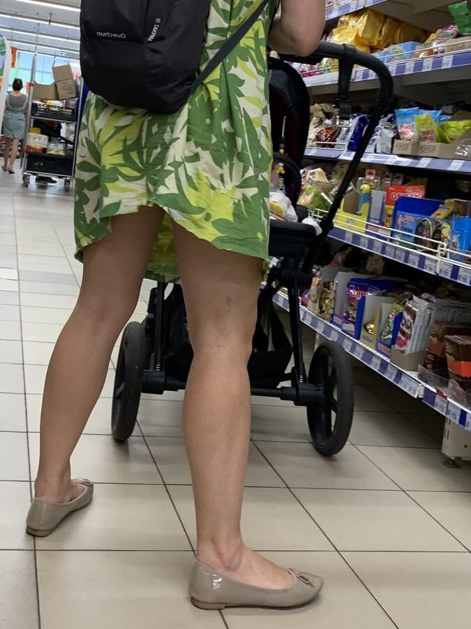 Mom upskirt