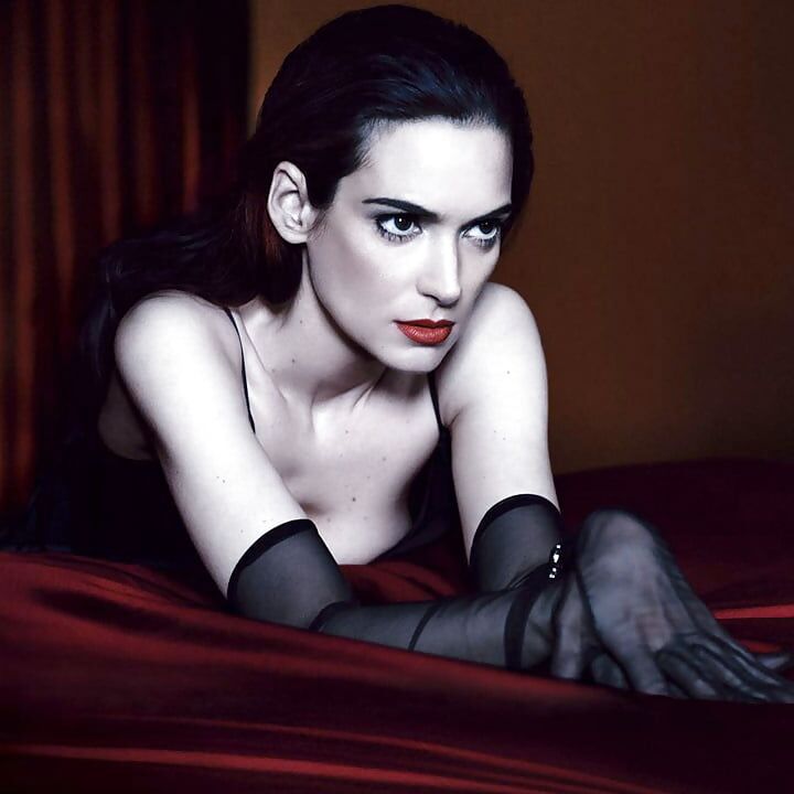Winona Ryder Hot Pics