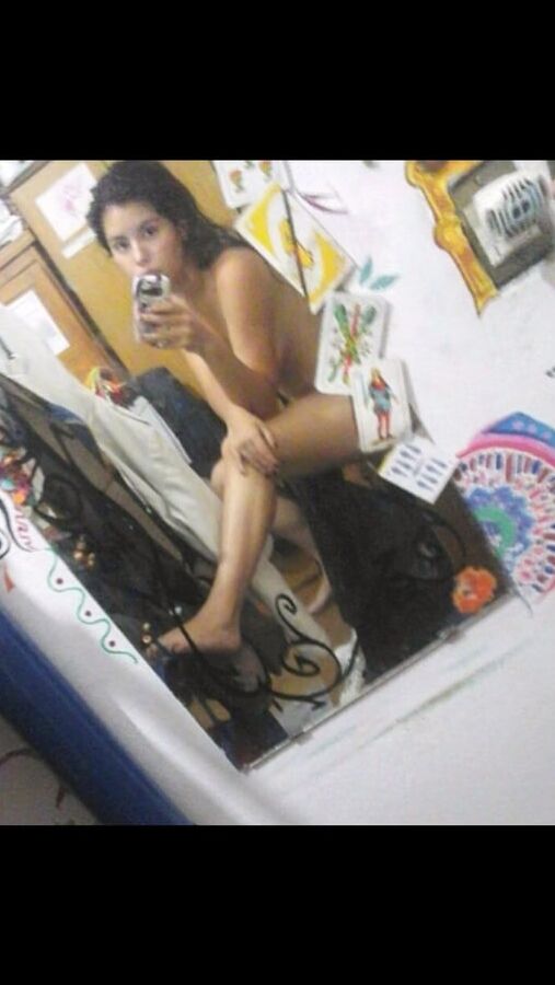 Nena con hermosas tetas