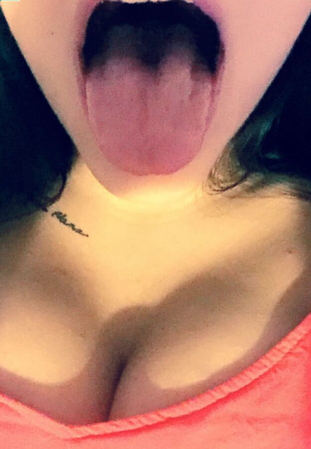 Another cuck is sending me his hot girl