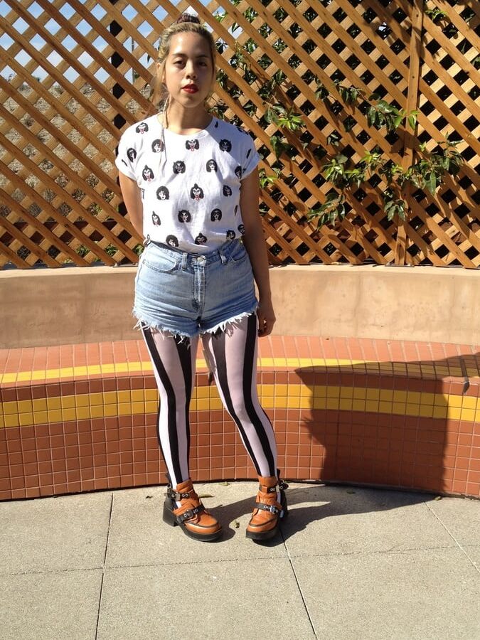 Asian Fashionista in Pantyhose
