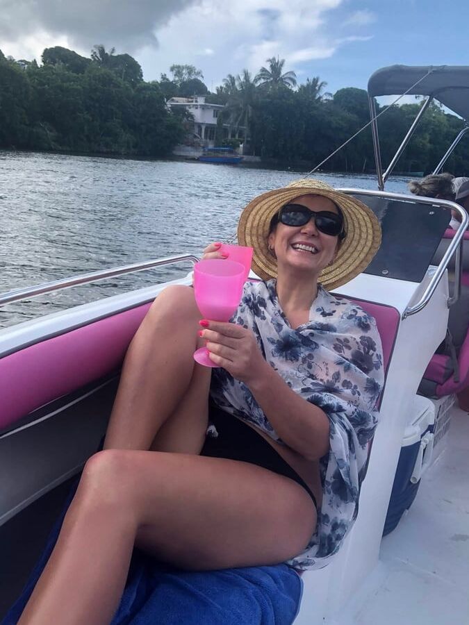 Dort dortluk balayi-travelling all over world on honeymoon