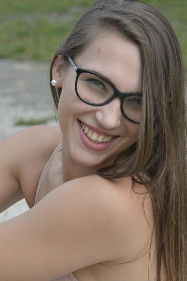Femme a lunette