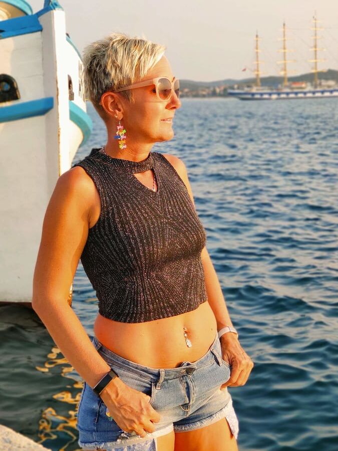Blonde beatuy on holiday