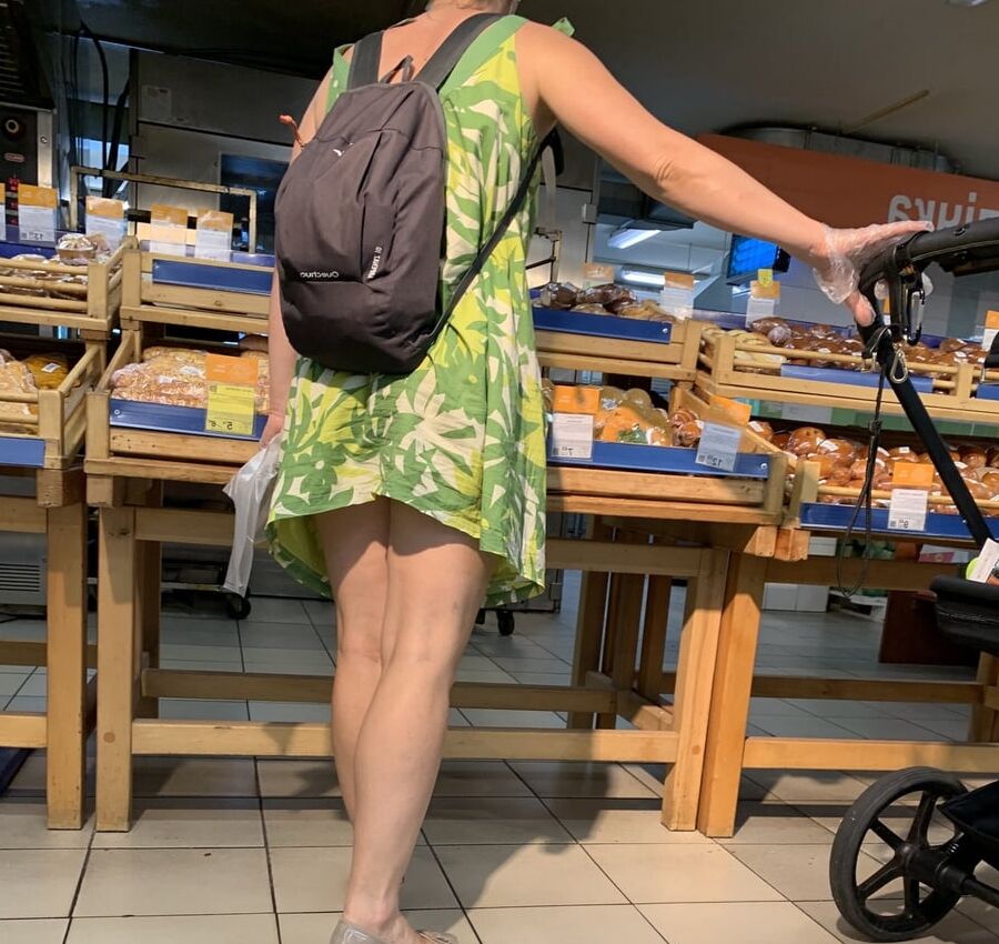 Mom upskirt