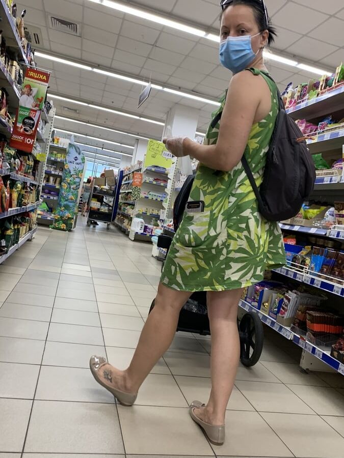 Mom upskirt