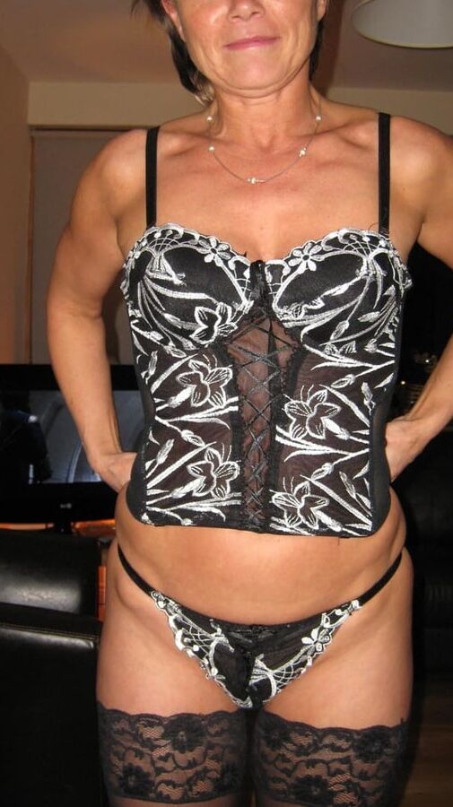 sexy matures in lingerie