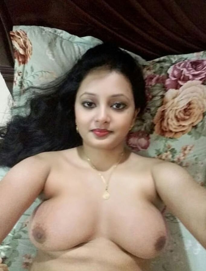 Famous Momo Bhabhi Full Collection ( videos coming soon)