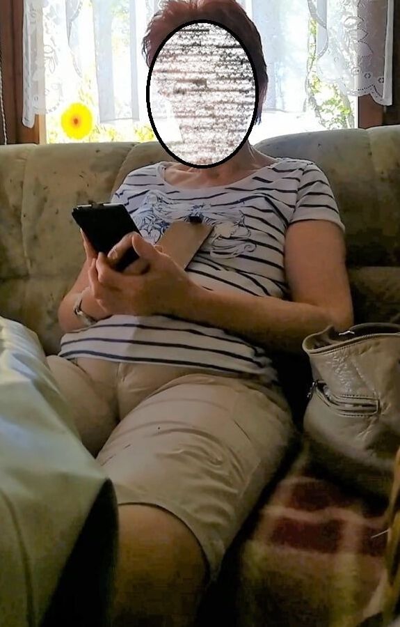 Cameltoe Mother Voyeur