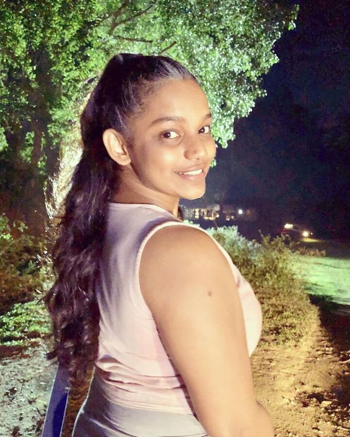 Kavindya adikari hot pics