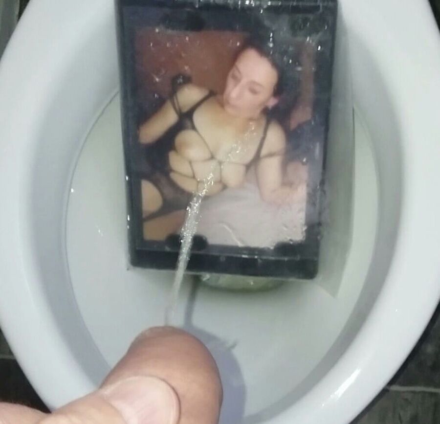 Martinaheela Piss Tribute photos
