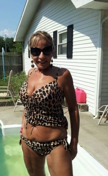 Matures in swimsuits again