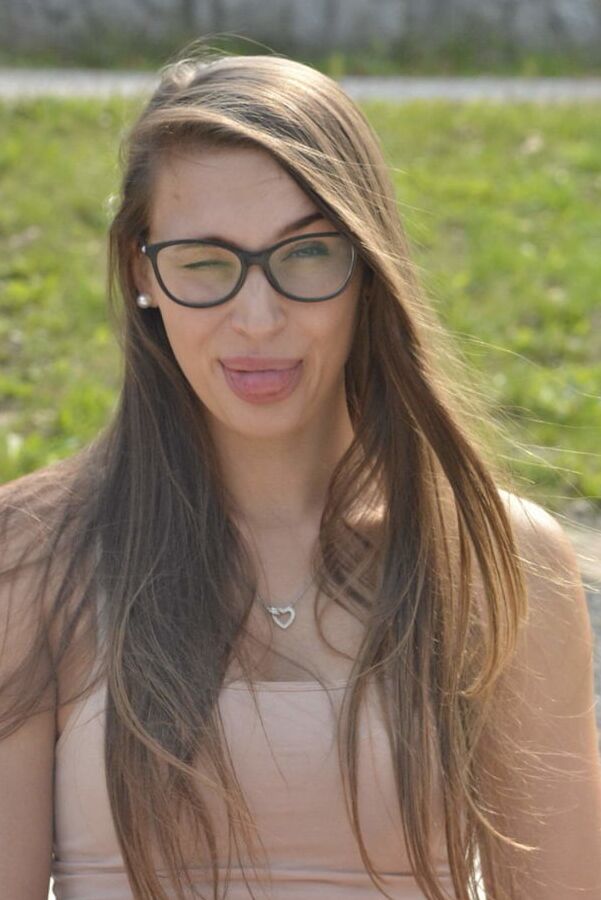 Femme a lunette