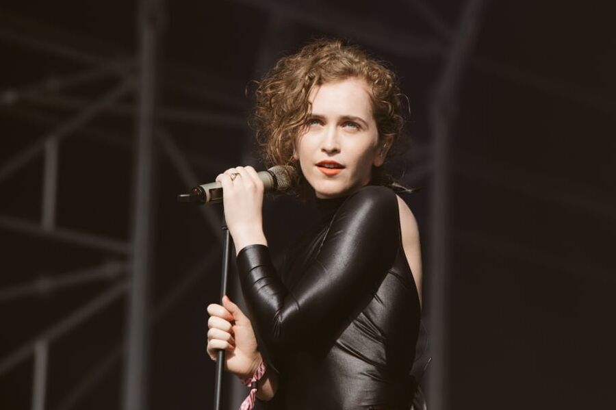Rae Morris Nerdy pop singer