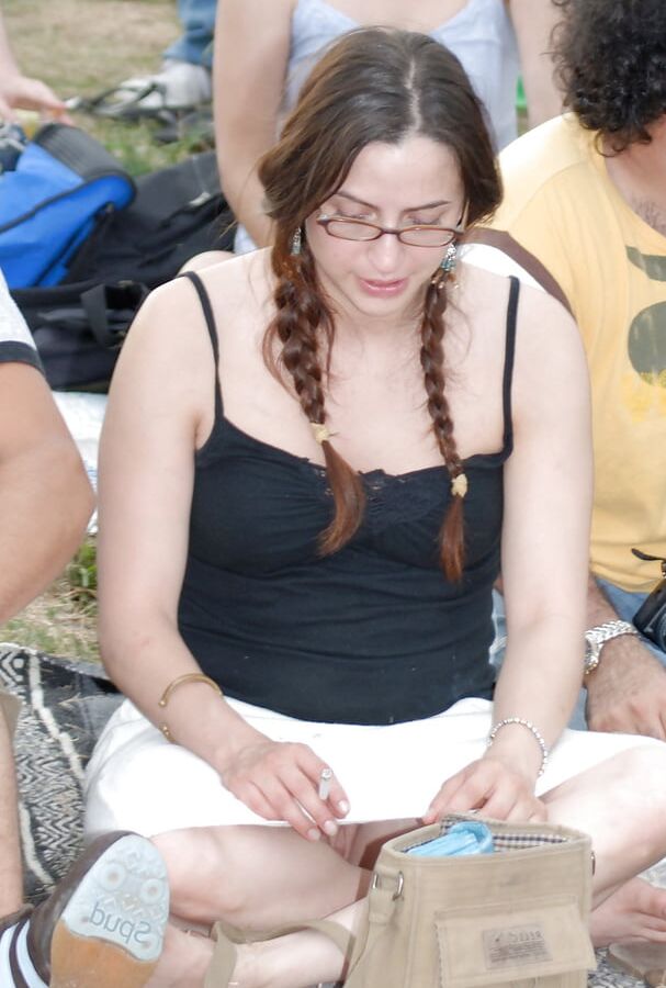 Upskirt pussy public no pantie