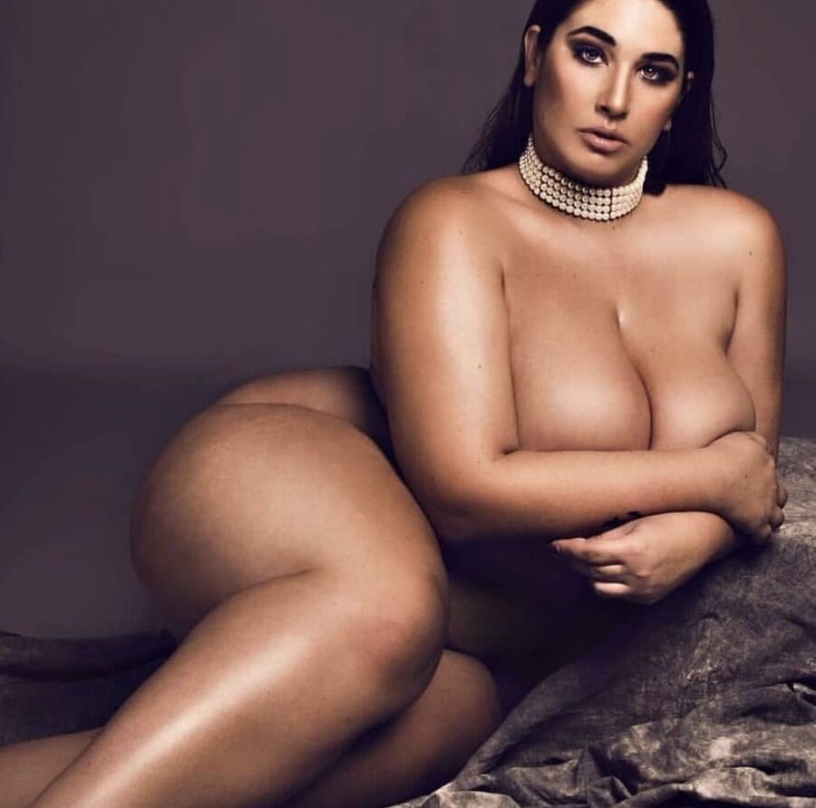 Nice curvy amateur model