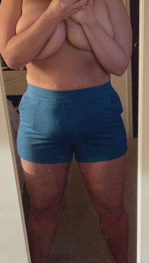 Twitter MILF Mindy part