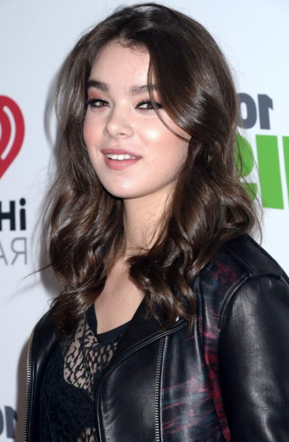 Hailee Steinfeld