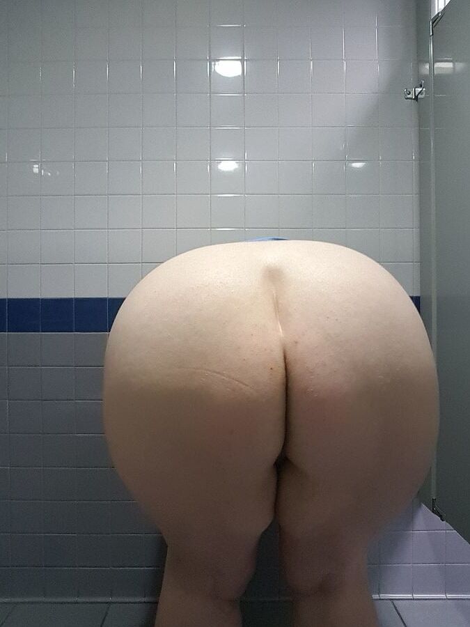 GEILE OMAS MIT RIESENTITTEN