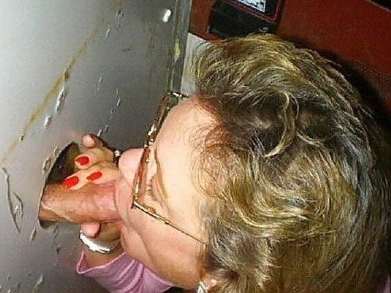 Glory Hole Swingers -