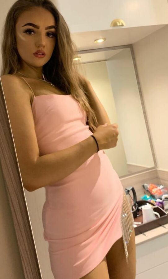 Essex girl Sadie loves her boyfriend&;s BBC in all her holes