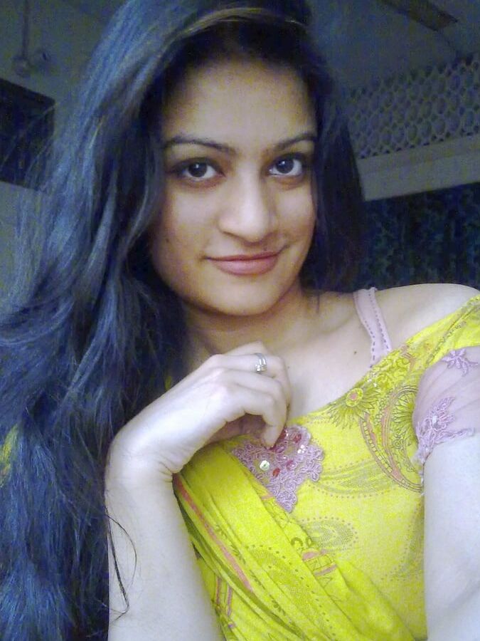INDIAN HOT DESI WIFE LEAKED NUDES