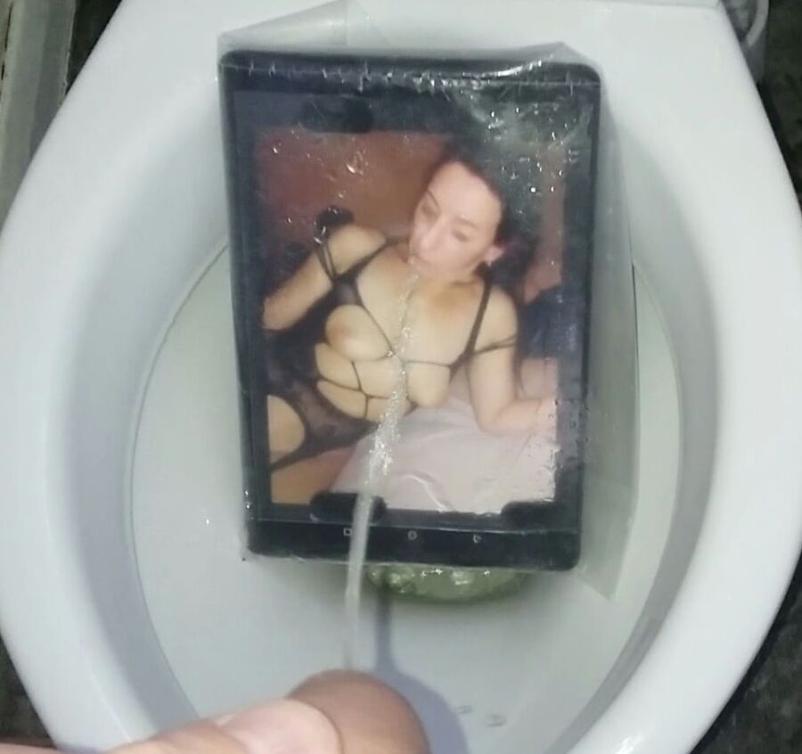 Martinaheela Piss Tribute photos