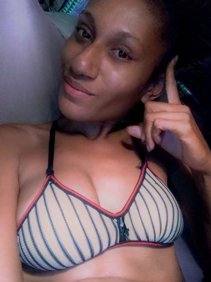 Skinny png mama pose,set