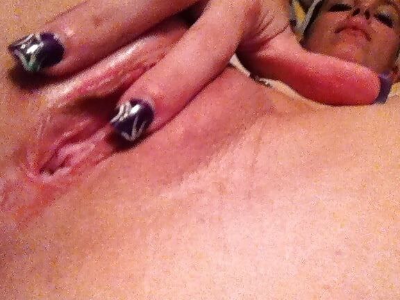 Hot Cock Loving MILF Shows Big Ass Meaty Cunt Perfect Tits