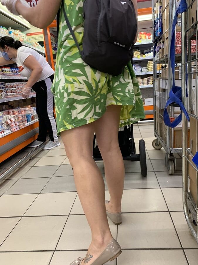 Mom upskirt