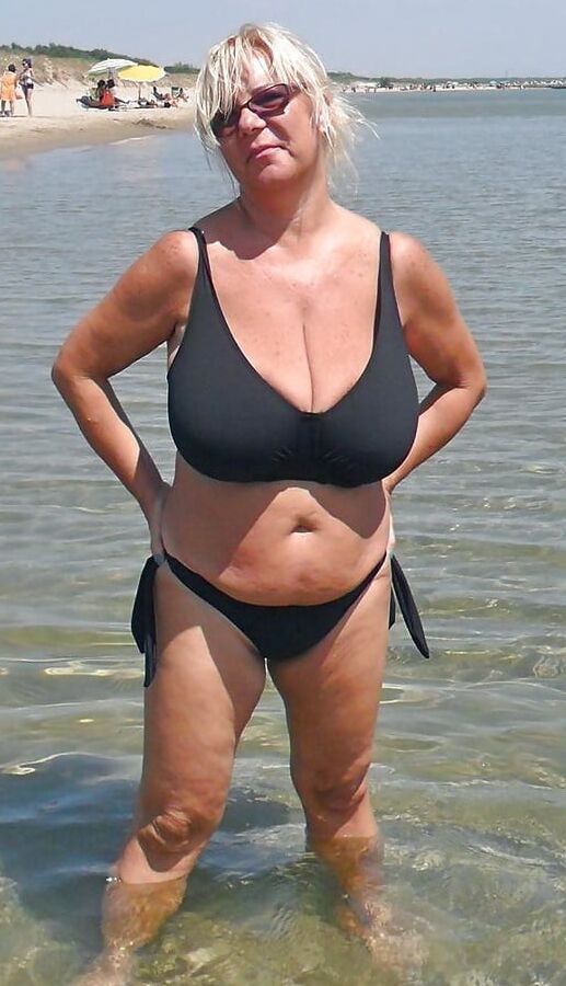 Older and hot (Bikini)