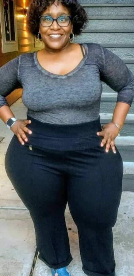 Short thick chunky mega milf bbw pear justme