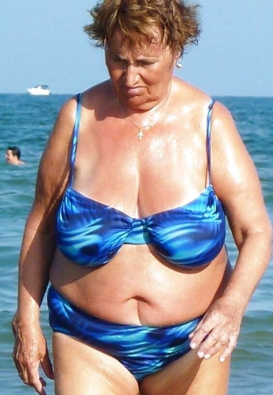 Older and hot (Bikini)