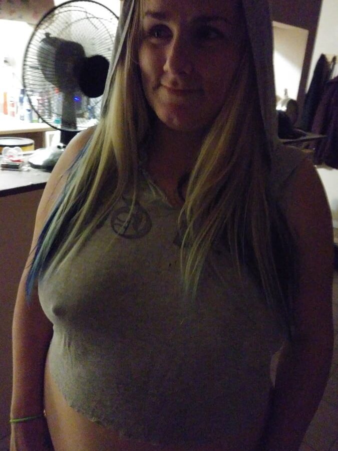 New pics of slut wife Kay