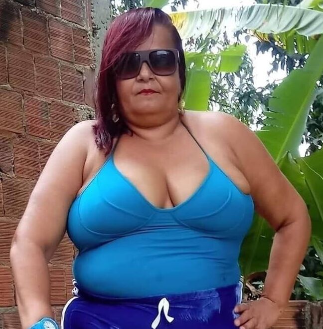 madura blanca gorditetuda y con pepa peluda