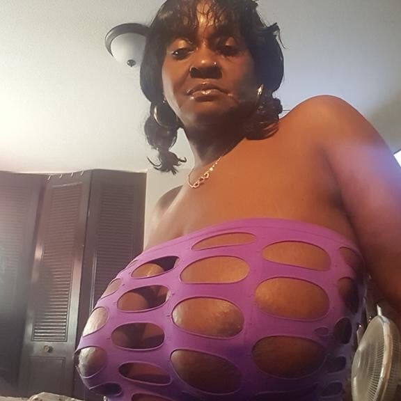 GRANNY PUTTING IN WORK VOL.