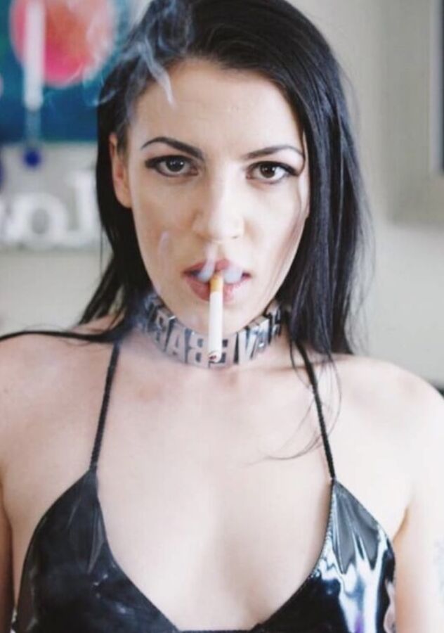 SEXY AF - Smoking