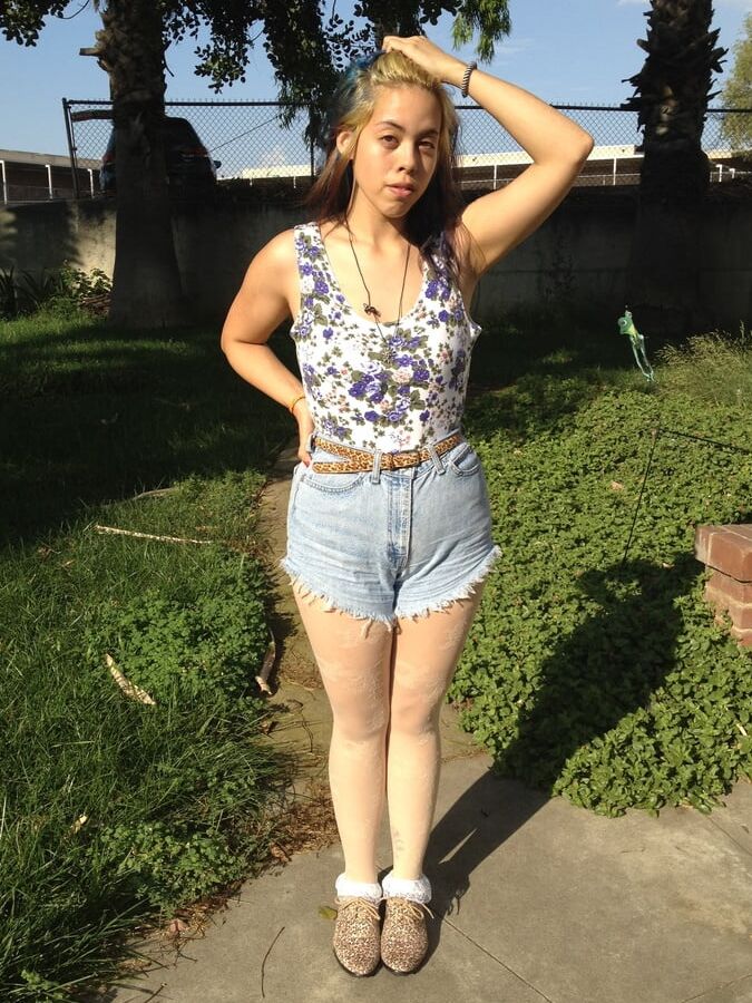 Asian Fashionista in Pantyhose