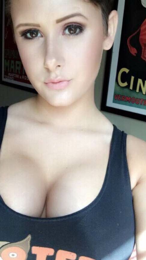 Webslut Bailey Exposed