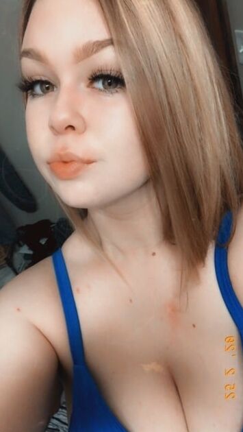 Slut Selfies