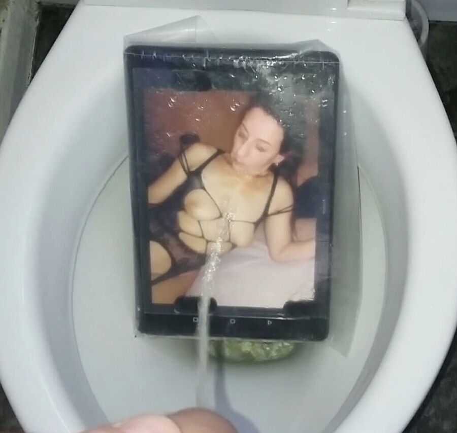 Martinaheela Piss Tribute photos