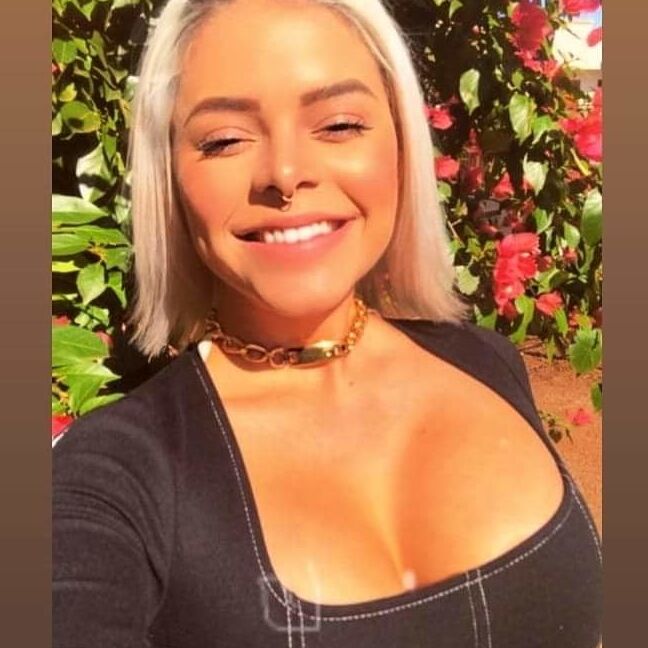 DECOTE TESUDAS LINDAS SEIOS ENORMES